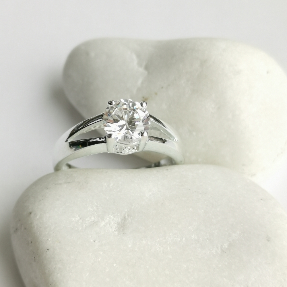 CZ Solitaire Engagement ring size 8 🆕